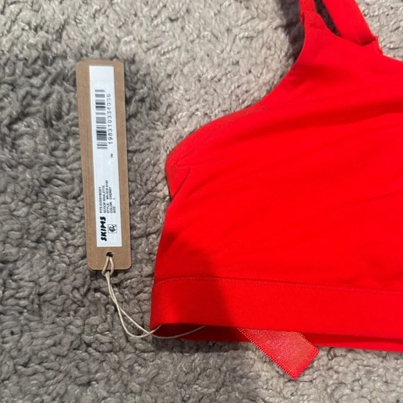 SKIMS Red Stretch Wireless Bralette and Undies Set - Picture 2 of 4